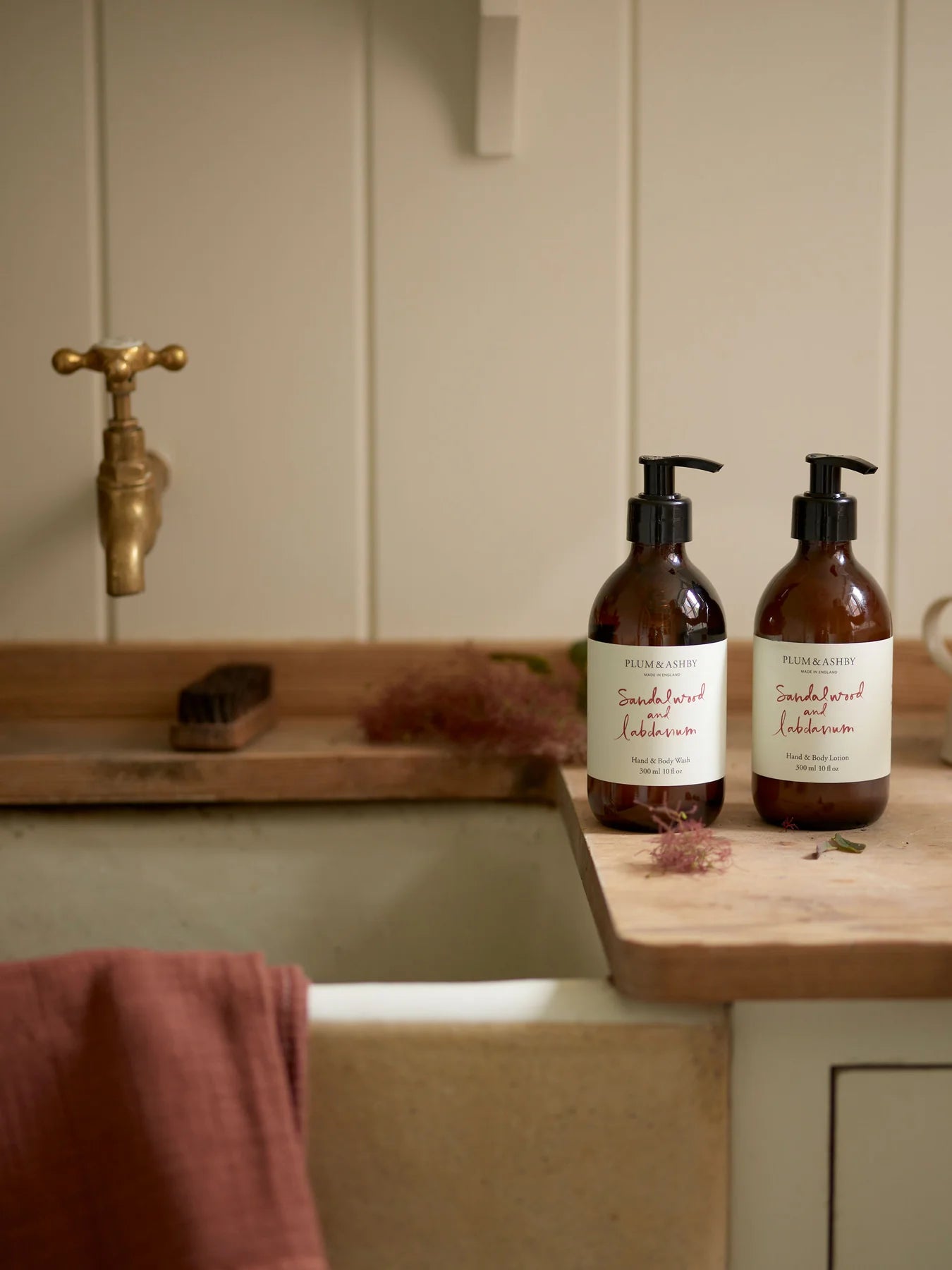 Plum &amp; Ashby Sandalwood &amp; Labdanum Hand &amp; Body Wash