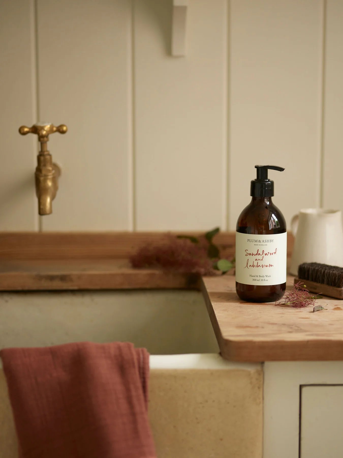 Plum &amp; Ashby Sandalwood &amp; Labdanum Hand &amp; Body Wash
